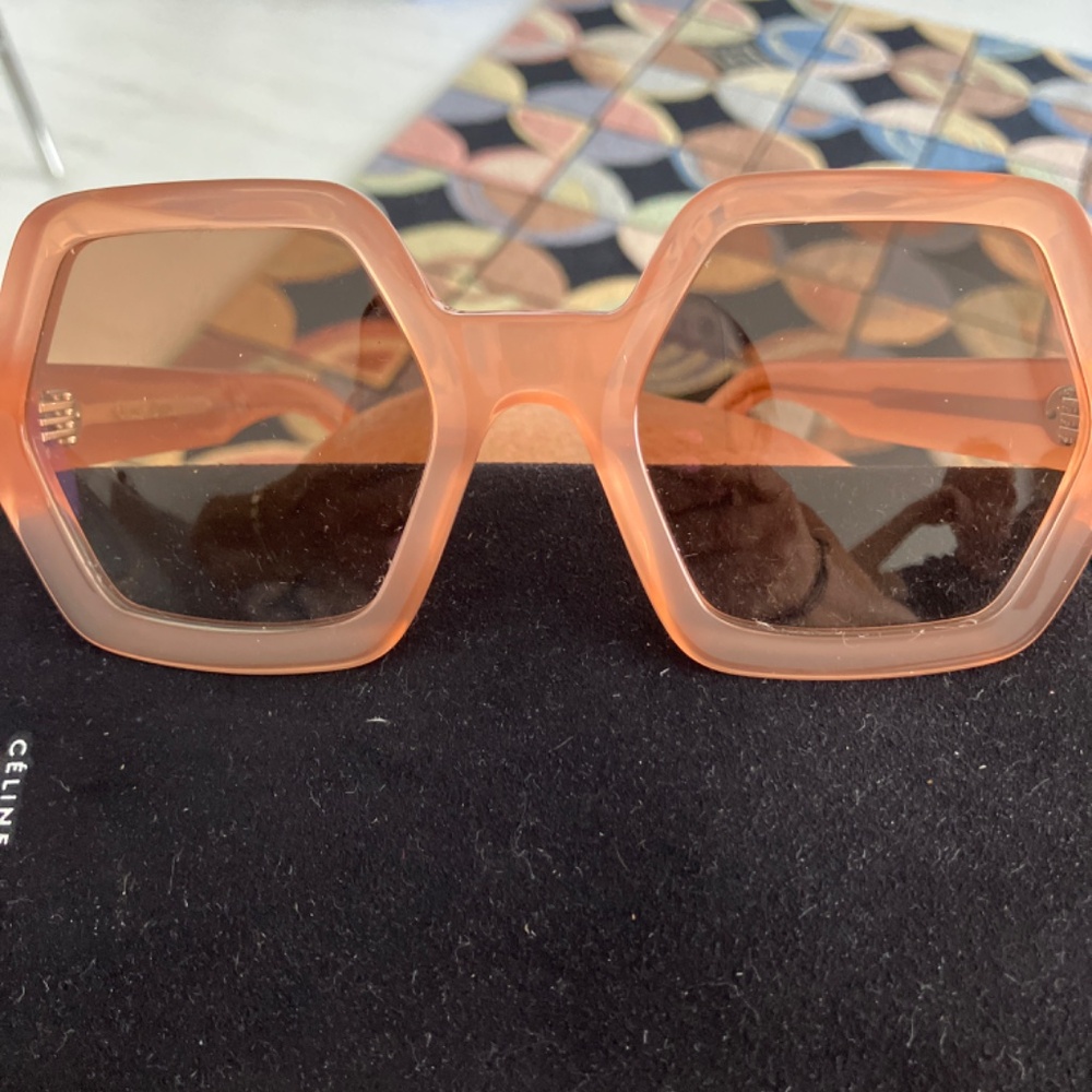 Céline - Oversized Sunglasses in Acetate - Milky Antique Pink